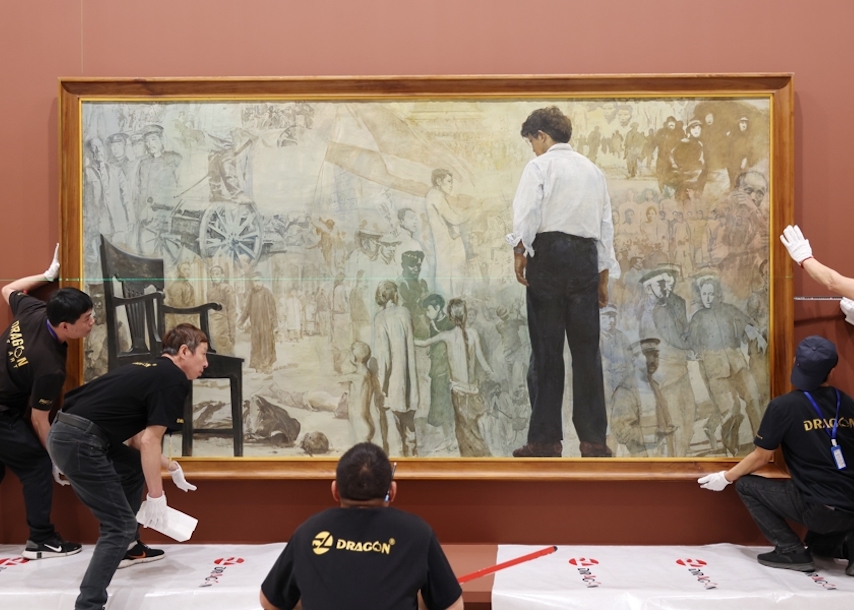 陳逸飛規(guī)模最大回顧展將揭幕 三幅作品開箱 《踱步》將自己畫入畫面