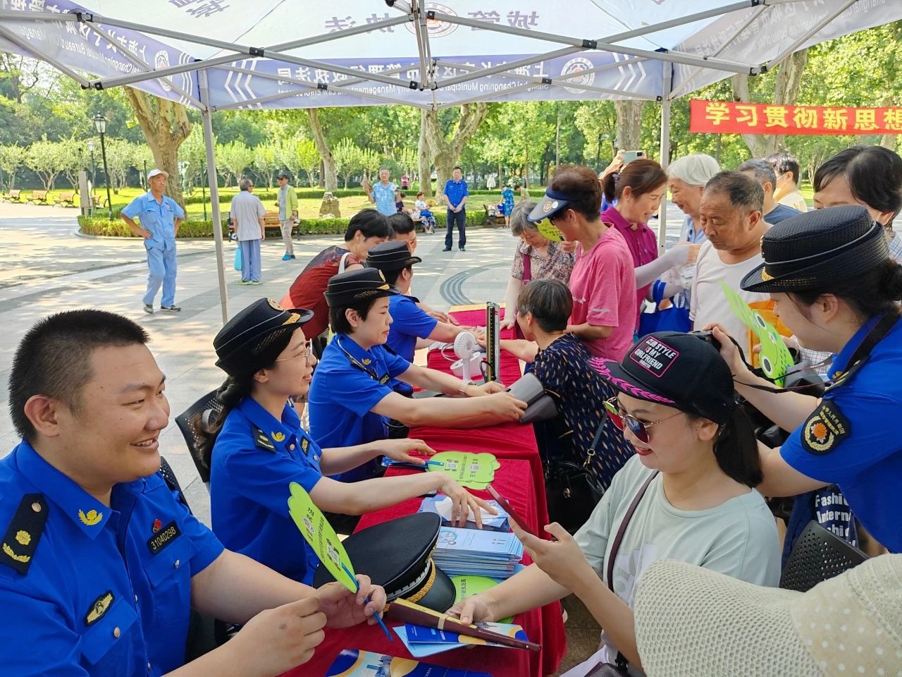 這場(chǎng)開放日活動(dòng)在長(zhǎng)寧10個(gè)街鎮(zhèn)同步開展.jpg 這場(chǎng)開放日活動(dòng)在長(zhǎng)寧10個(gè)街鎮(zhèn)同步開展.jpg