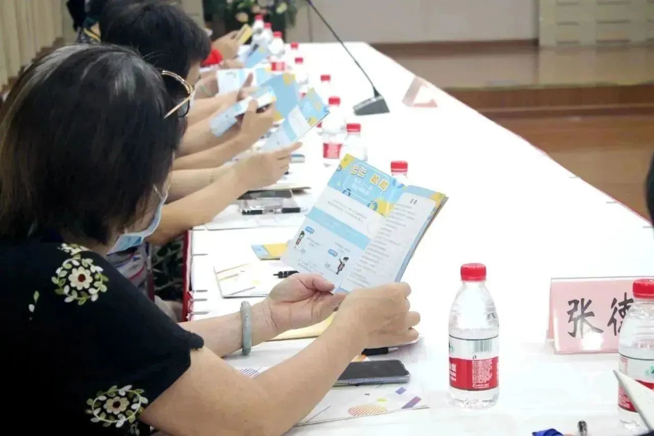 共建透明政務(wù) 共享發(fā)展成果——新涇鎮(zhèn)社區(qū)事務(wù)受理服務(wù)中心政府開放月活動(dòng)8.jpg 共建透明政務(wù) 共享發(fā)展成果——新涇鎮(zhèn)社區(qū)事務(wù)受理服務(wù)中心政府開放月活動(dòng)8.jpg
