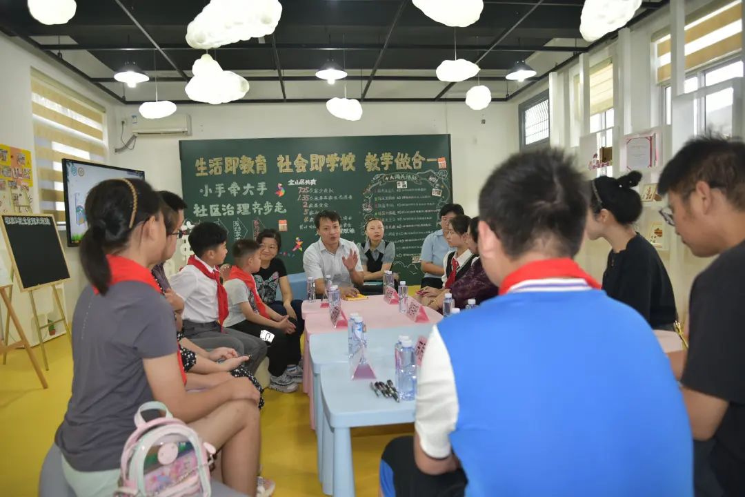 區(qū)社區(qū)治理學院“小手拉大手”活動.jpeg 區(qū)社區(qū)治理學院“小手拉大手”活動.jpeg